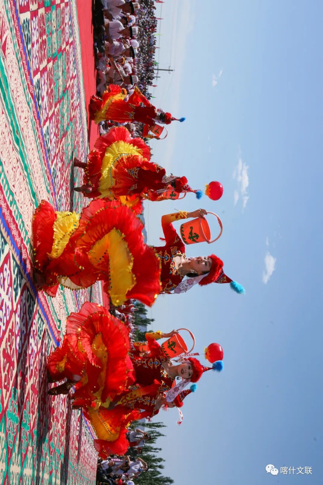 喜报!喀什摄影家包迪,高嵩获全国摄影大展优秀奖-中新网·新疆