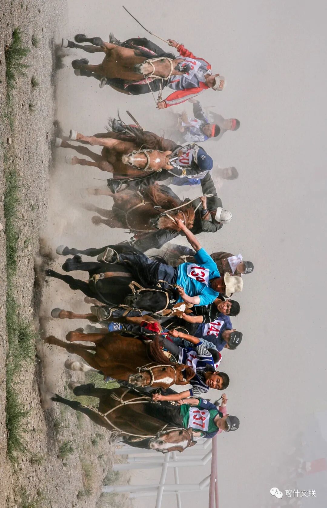 一马当先-包  迪组  照:柯尔克孜族民间体育竞技娱乐活动包迪获奖摄影