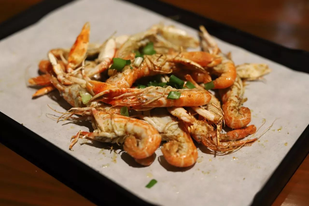 ▼烤"啦嘘虾"和烤"猪脑"也是很有特色哦 ▼