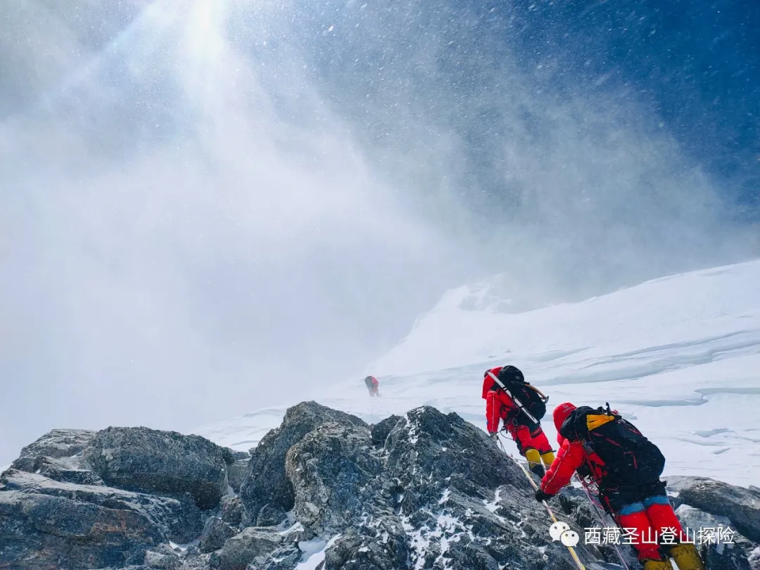 圣山探险为2020珠峰测量登山活动保驾护航(图7)
