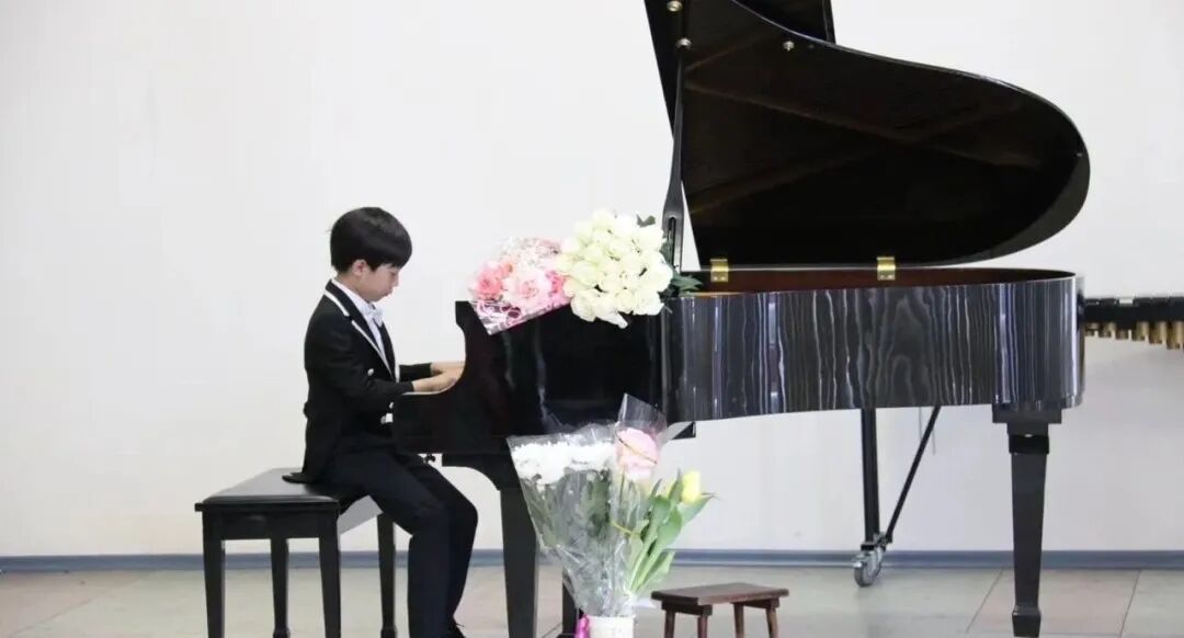 30岁青岛老乡来俄罗斯8个月，辛苦卖力，只想赚钱没见过美女(图3)
