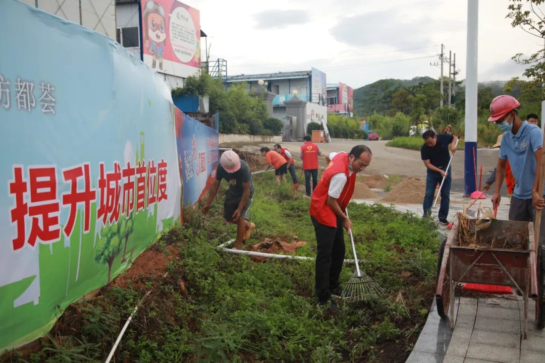 我带头跟我上云浮新区开展爱国卫生暨防疫攻坚守土战主题党日活动