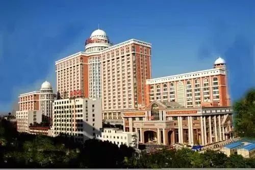 广州海珠公寓【中冶·逸璟广场】单价3.2万+