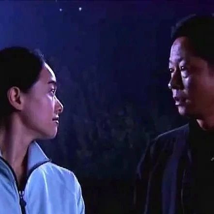 左小青在拍摄《天道》时,导演要求她全裸出镜,她问男主角王志文该怎么办……