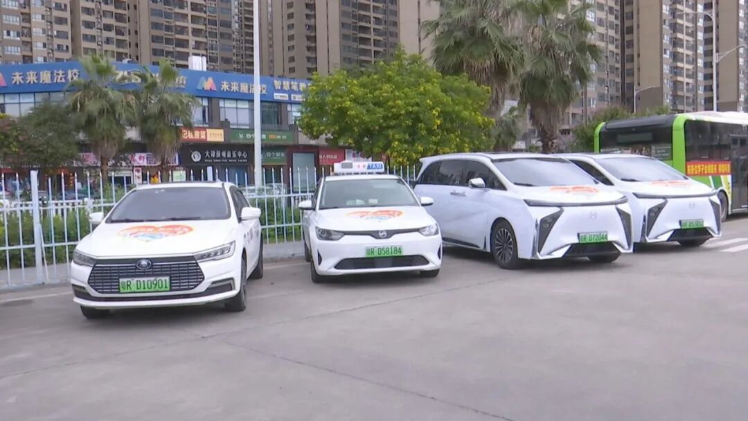 为考生开辟"爱心送考"绿色通道公交车,网约车,出租车高考期间,清远市