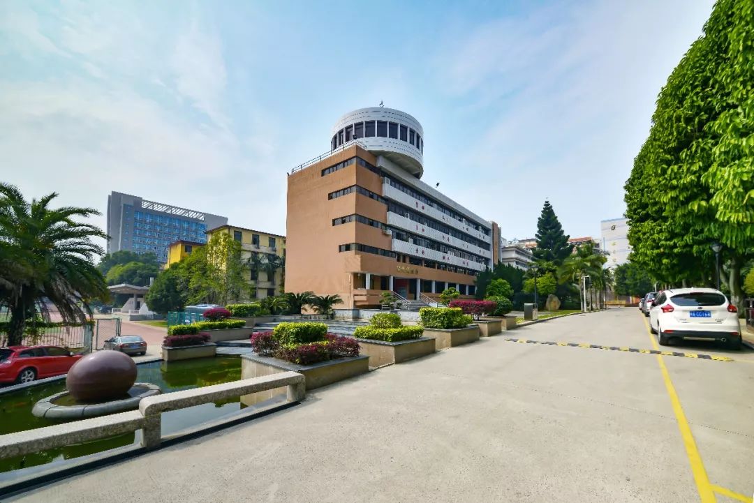 福建工业学校：助力你华丽转身
