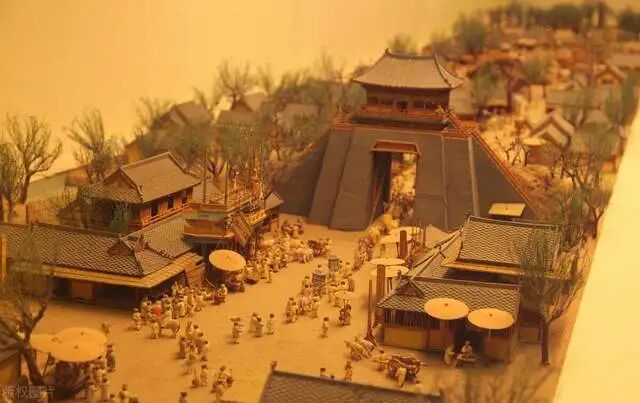 一两银子等于多少文_古时候一两银子等于现在多少钱_一两银子等于多少钱