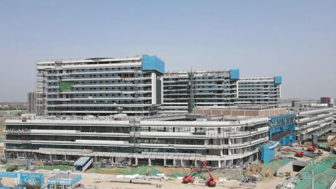 山大二院起步区新院一期主体结构通过验收将于年底竣工交付