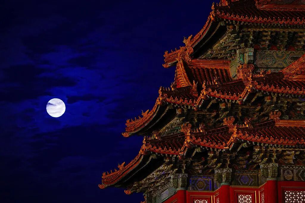 “超级月亮”和古建筑浪漫同框