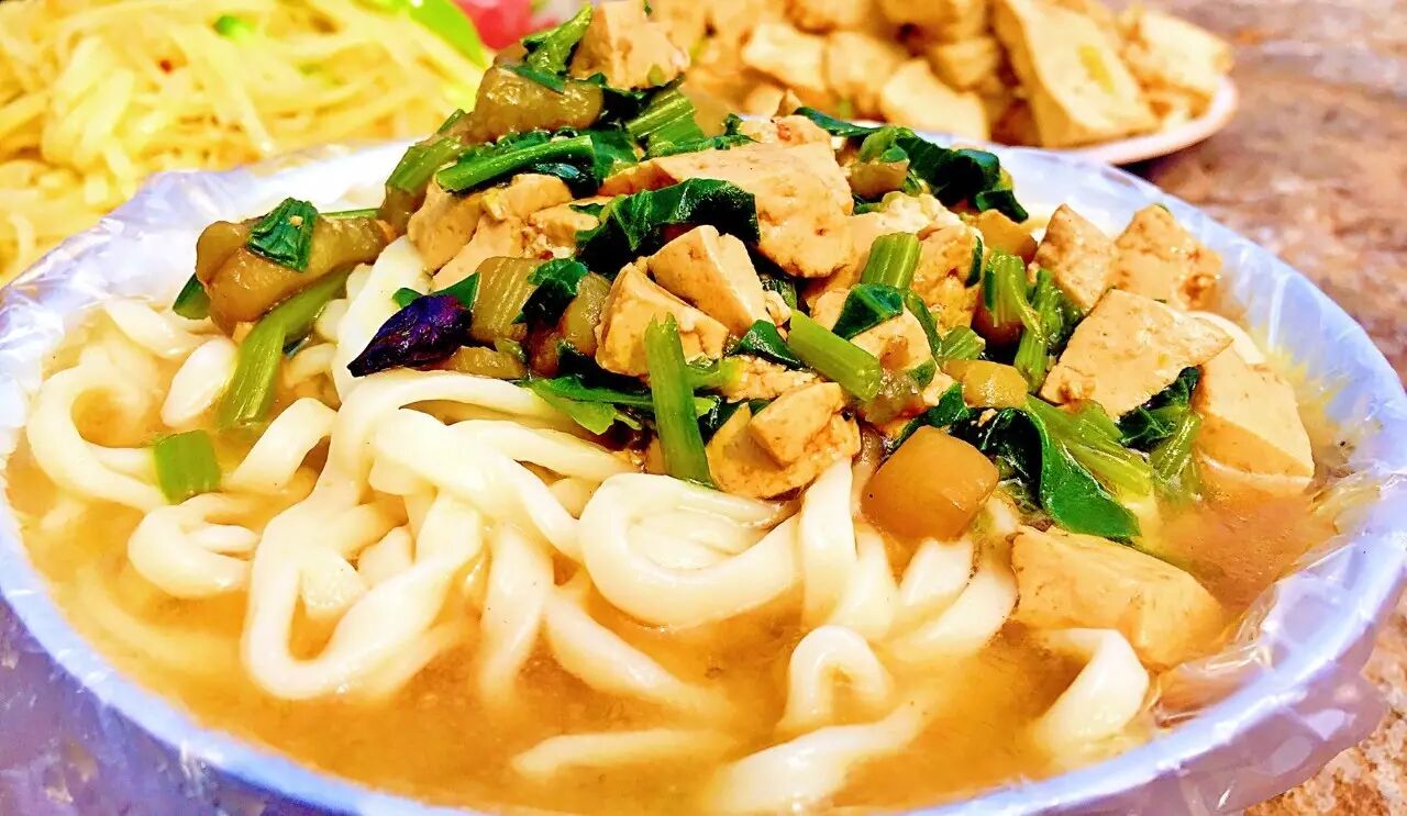 荒郊野坡,黑峪手擀面来一碗!