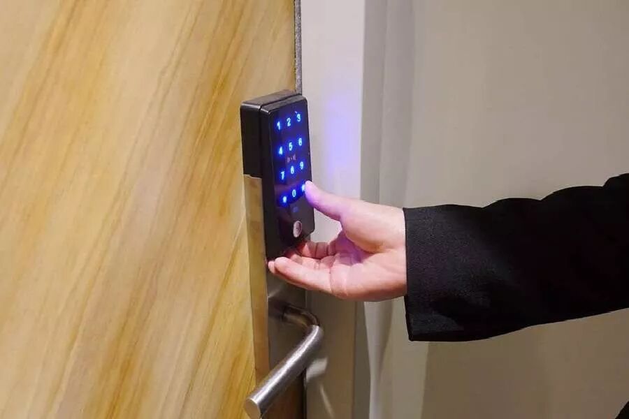 復制指紋和IC卡就能開智能門鎖？(圖4)