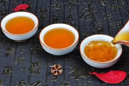 人到中年，少装健康，多喝黑茶