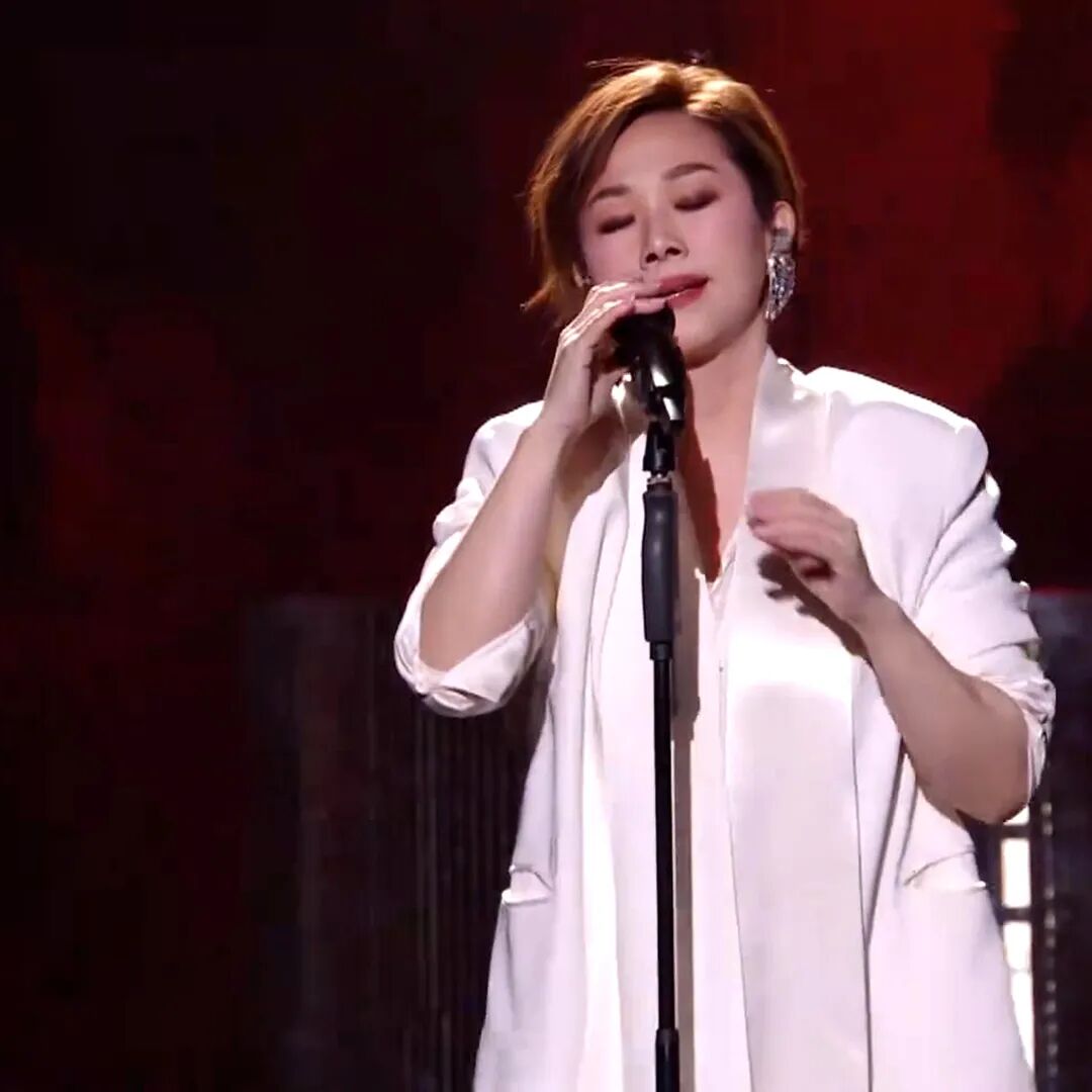 58岁林忆莲被嘲身材臃肿,演唱会门票还卖得动吗?