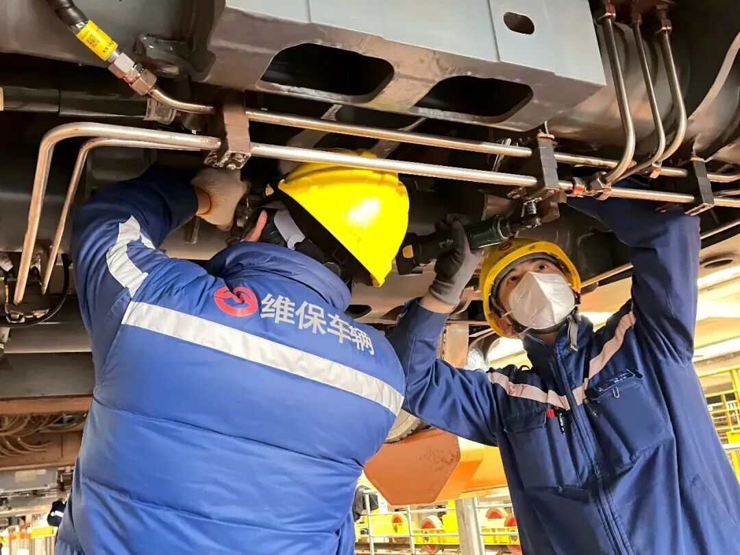The first Shanghai Metro 11A03 type train, which underwent independent overhaul, has successfully been put into service! (Figure 3)