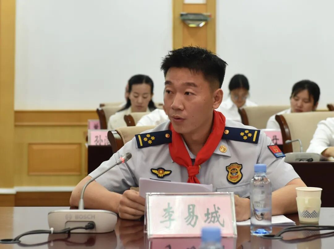 李易城.JPG