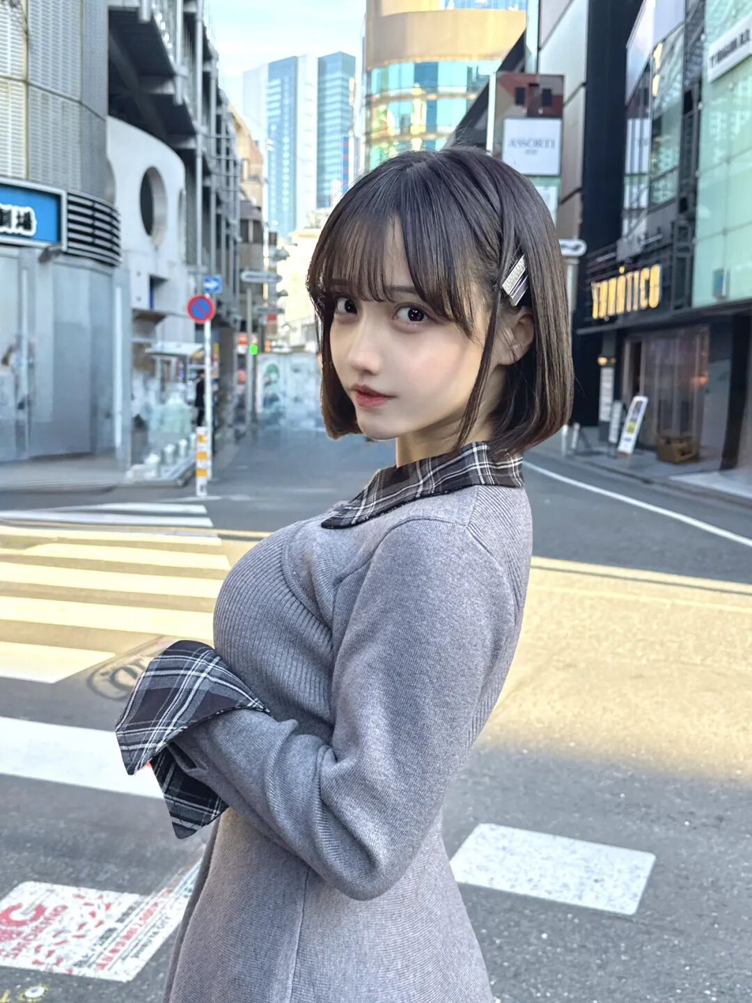 黑白条纹针织衫