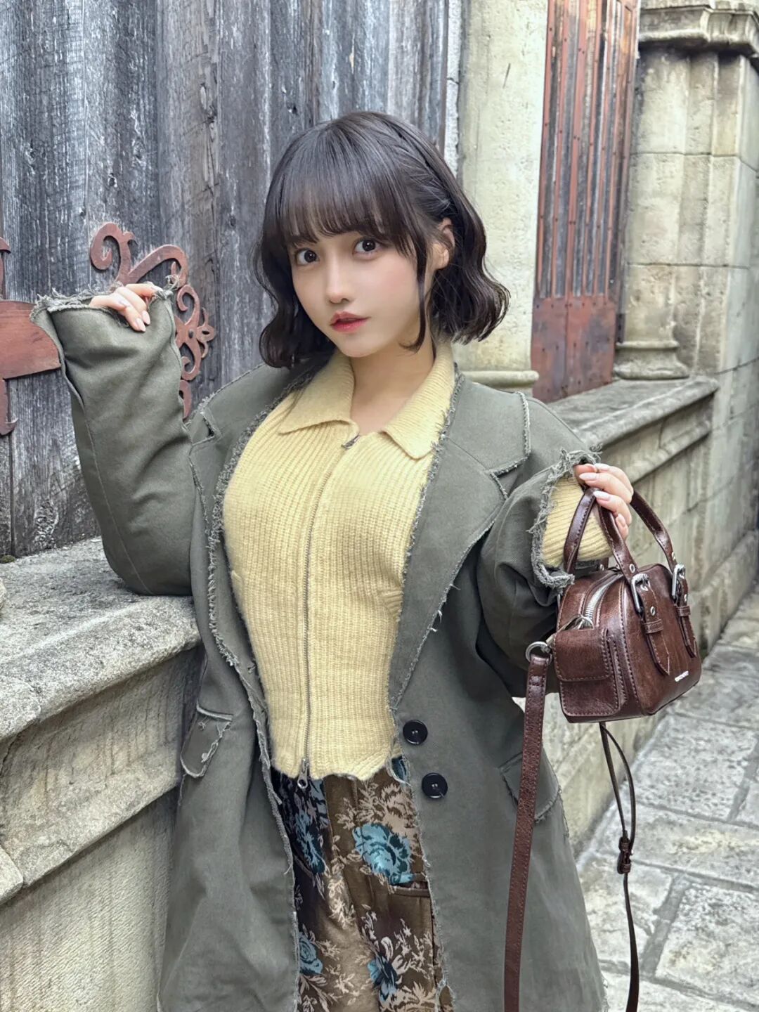 黑白条纹针织衫