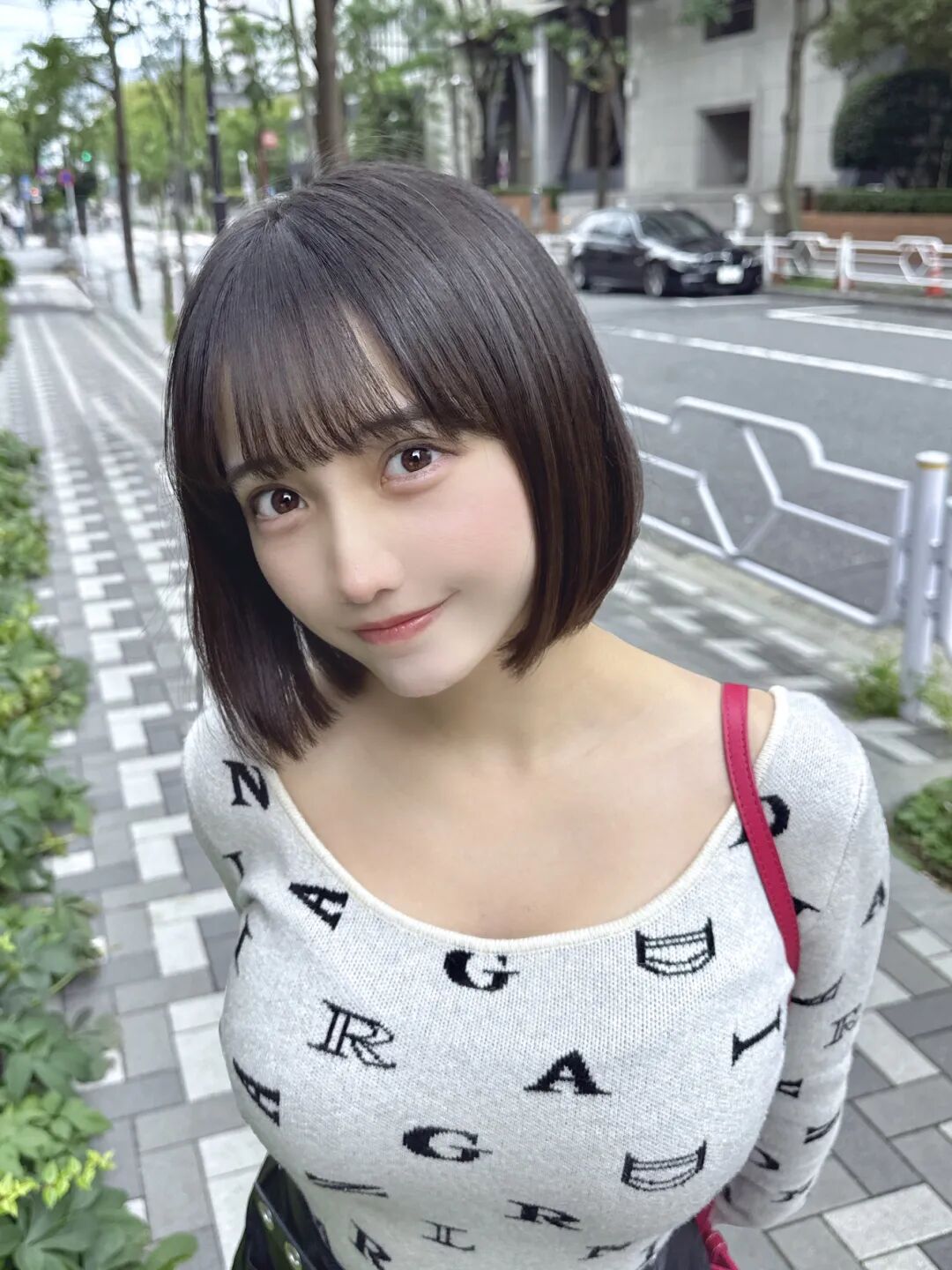 黑白条纹针织衫