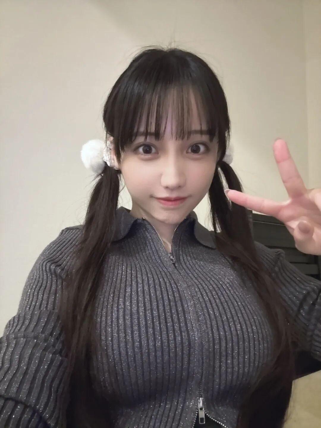 黑白条纹针织衫