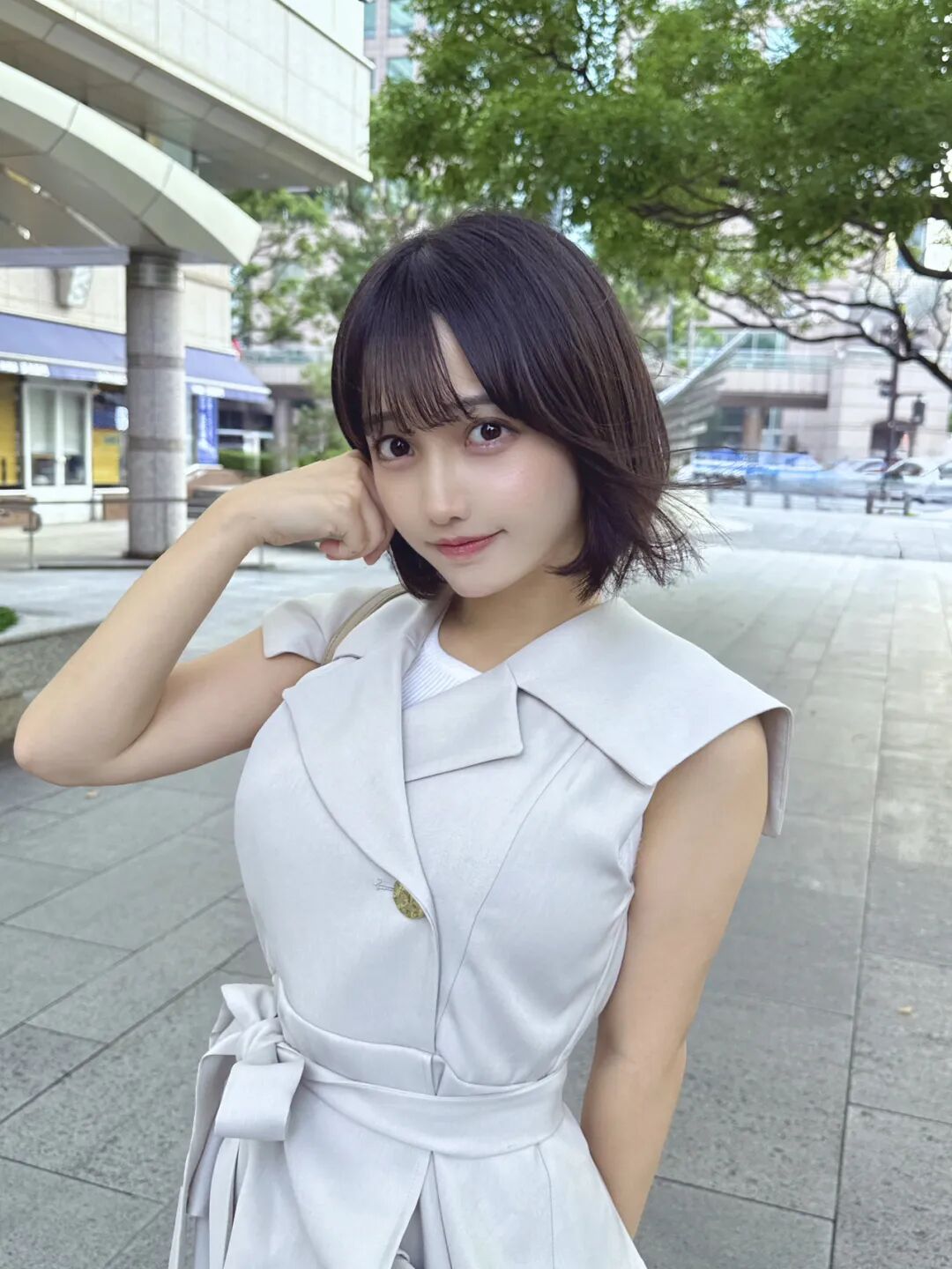 黑白条纹针织衫