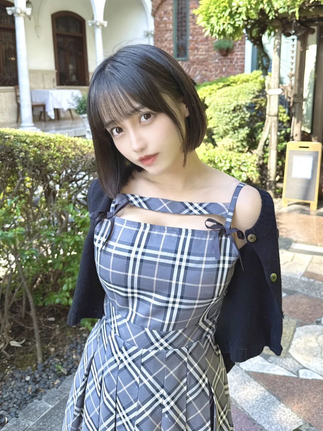 黑白条纹针织衫