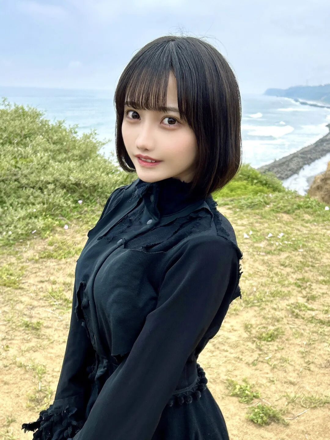 黑白条纹针织衫