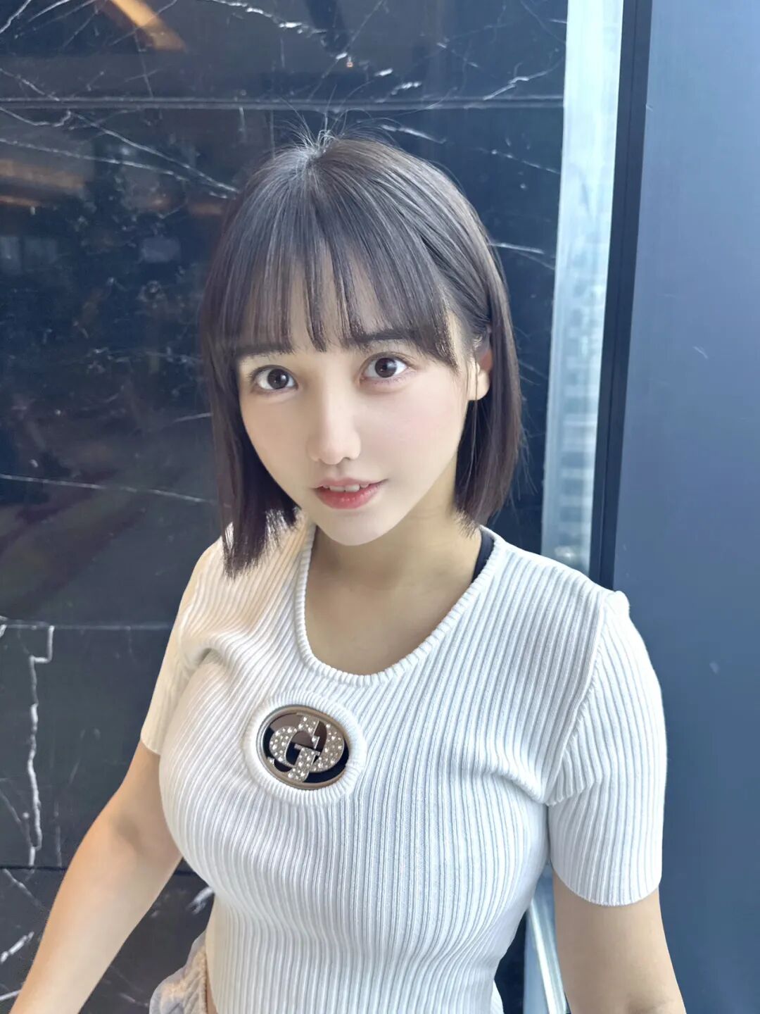 黑白条纹针织衫