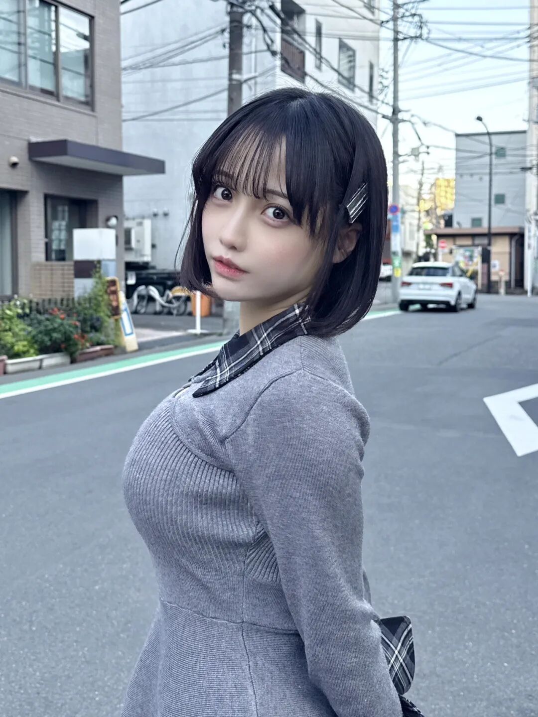 黑白条纹针织衫