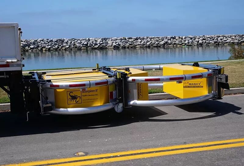 国外发明的卡车追尾防护装置，你觉得能管用么？的图5