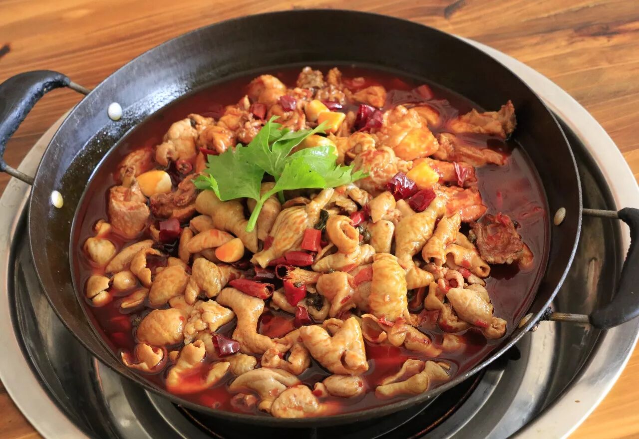 力压火锅串串,最攒劲莫过于这家香辣肥肠鸡!