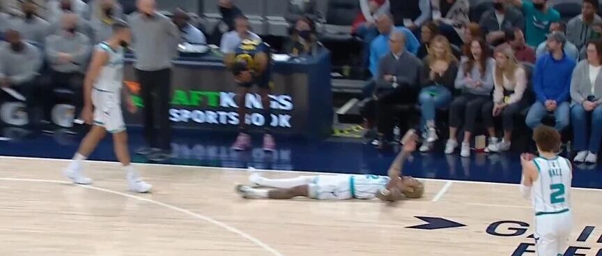 刚刚！单场158分！一战刷爆队史3大纪录！勇士赶紧报警吧……