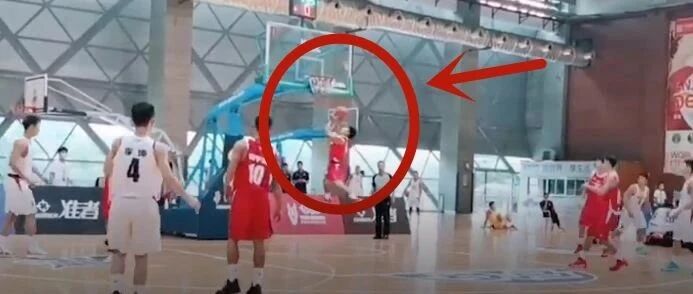 重磅罚单！直接取消比赛资格！把球投进自家篮筐！公然打假球啊