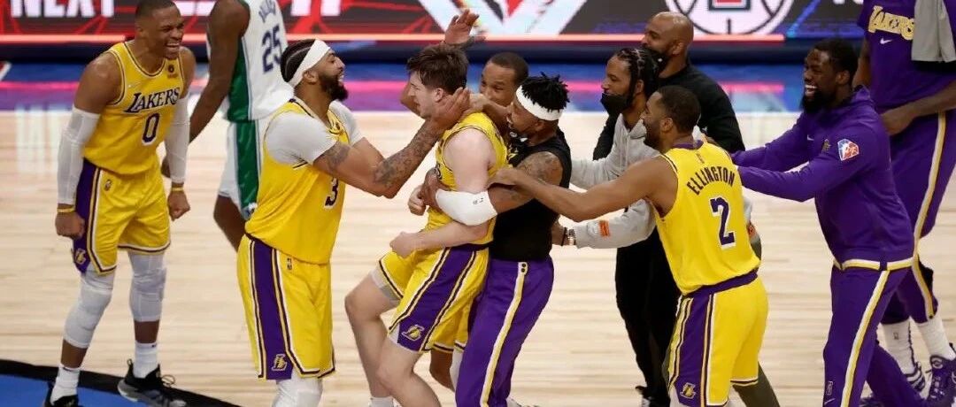 0.9秒！湖人绝杀！三分6中5！年薪93万，湖人签他真是赚大了