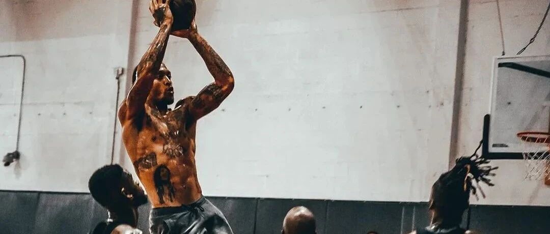 首秀就炸！32分14板6助！杜兰特：NBA联盟中没人能防住他