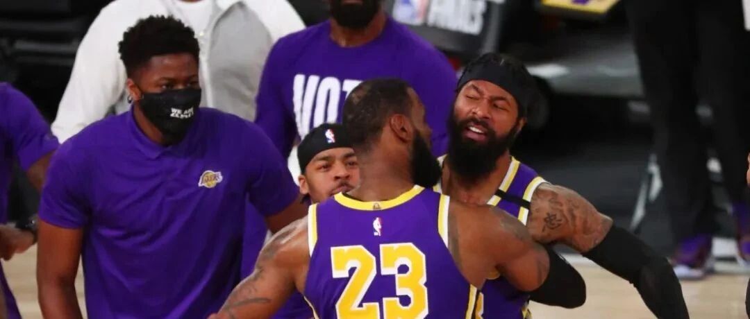 湖人赚大了！1年250万签下夺冠拼图！浓眉延迟续约，原来是为了等他