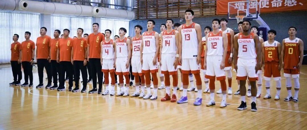 官宣！中国队14人大名单公布！张镇麟和祝铭震入选！周琦左眼视网膜裂孔……