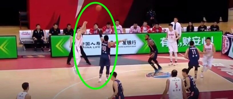 驱逐+禁赛！赵睿47秒被罚下！裁判为什么敢这样吹？有图有真相……