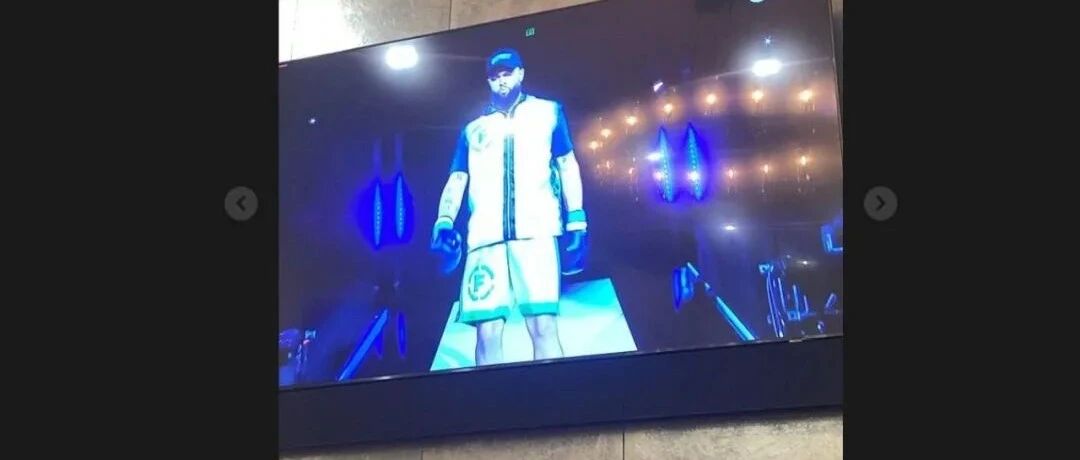 首秀残暴！把对手干出场外！他只打1场就退役！保罗可以松口气了