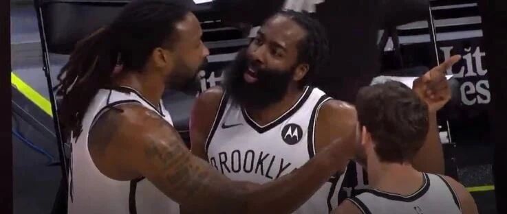 刚刚！哈登气炸！篮网公开内讧！这场比赛过后，小乔丹要被交易了……