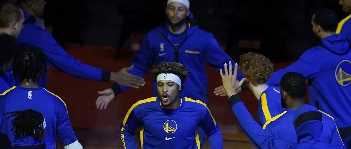 太惨了！30投2中！勇士为他花了8240万！却换来NBA历史第一铁王