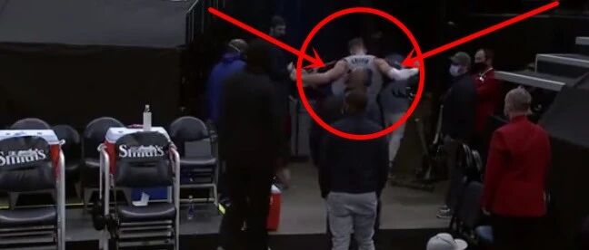 气炸了！一把撕烂球衣！那个力拔山兮气盖世的NBA巨星，再也回不去了……