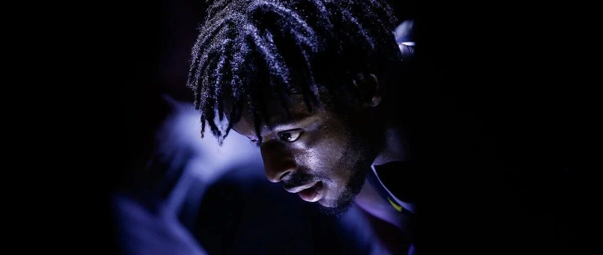 3年6000万美元！39号秀大爆发！湖人逼出了一个顶级前锋……