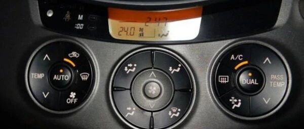 开起来空调才冷是啥情况？