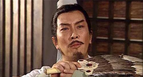 比如三国时期诸葛亮的主簿杨颙就是很会与领导谈判的人.