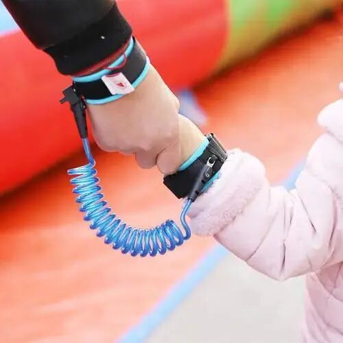 用“安全牵引绳”孩子不怕丢？注意！“遛娃神器”可能变凶器
