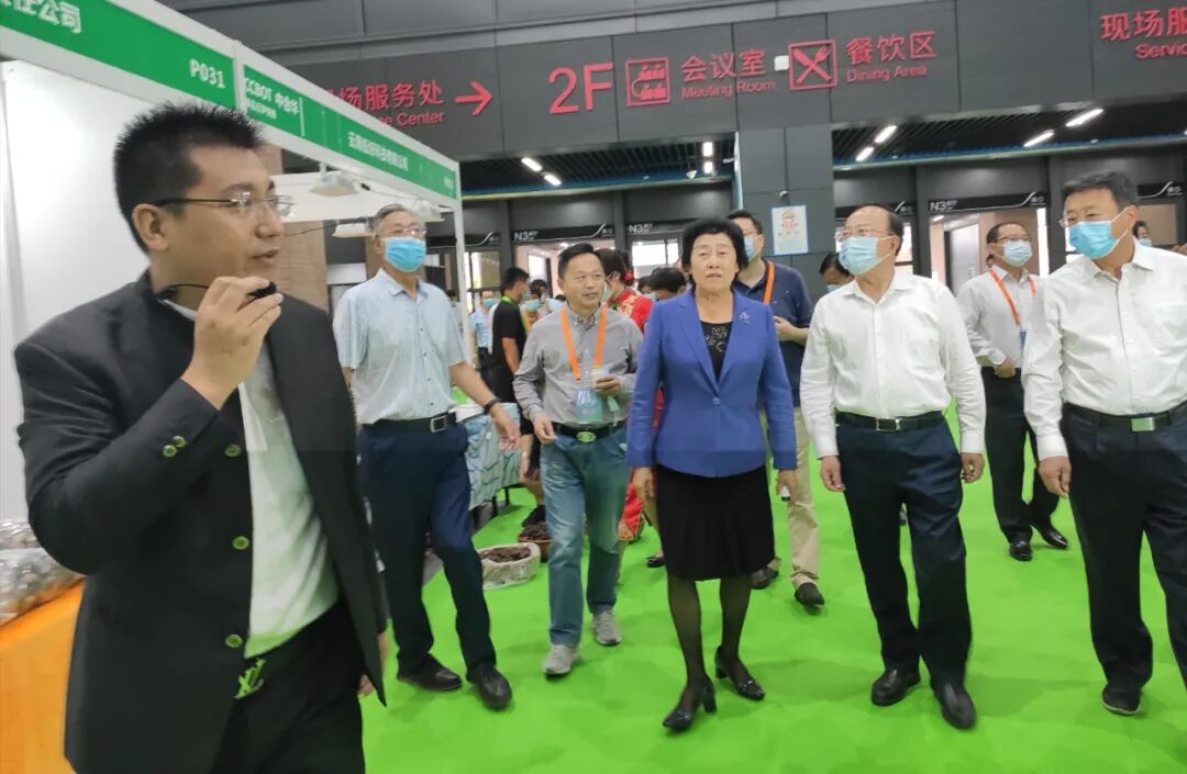 农产品区域公用品牌热销暨中国品牌农产品展销庆丰收活动在青岛开幕(图7)