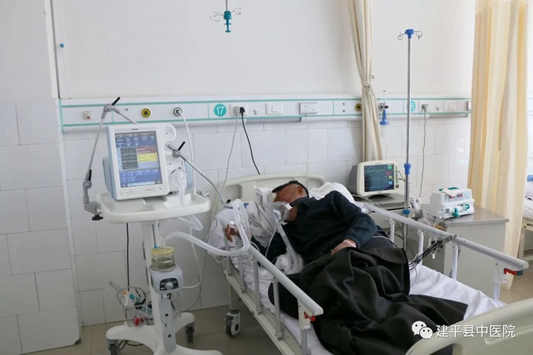 什么病用呼吸机【老年病科】肺病患者的福音--无创呼吸机让肺病患者呼吸更顺畅_https://www.jmylbn.com_新闻资讯_第5张