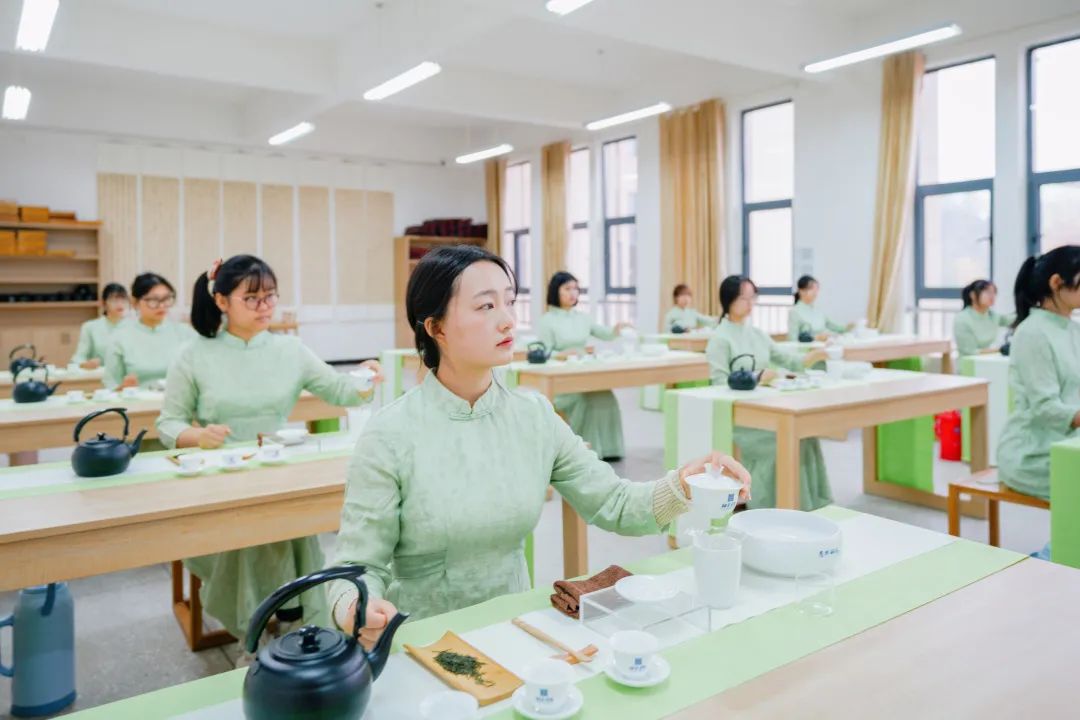 开班成为大学生茶艺师值