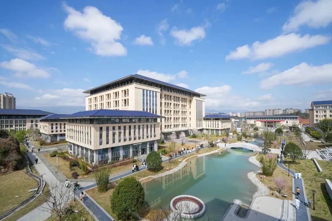 戳这里来一局恩施学院版大富翁