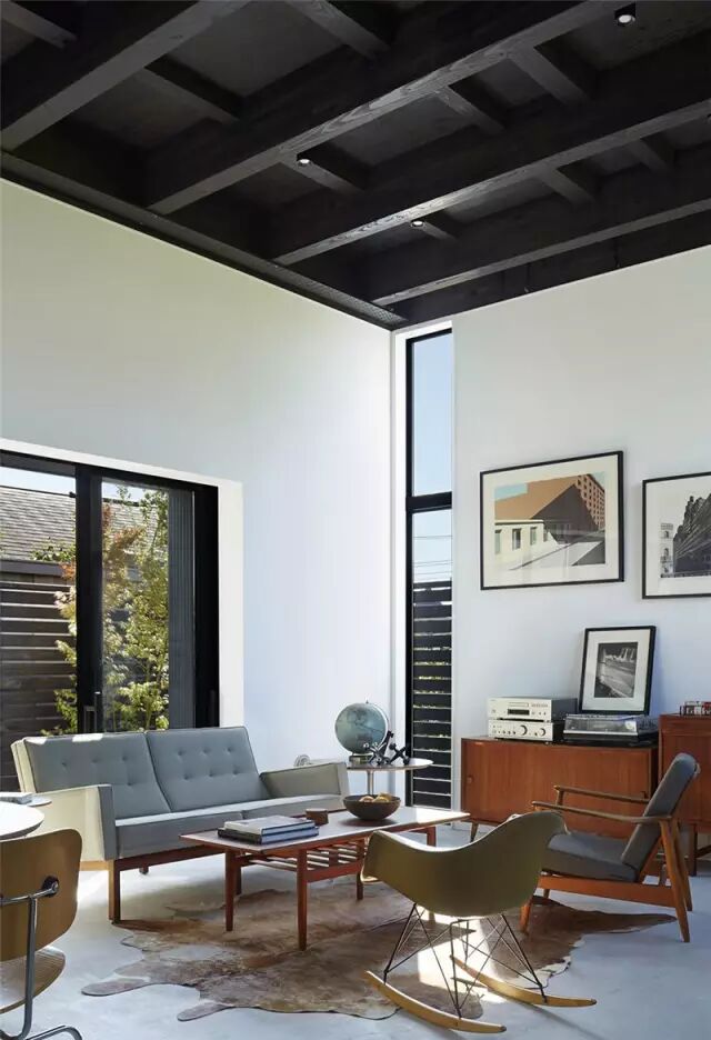 意图装饰丨东京黑盒子住宅 内部却是充满阳光的时尚住宅